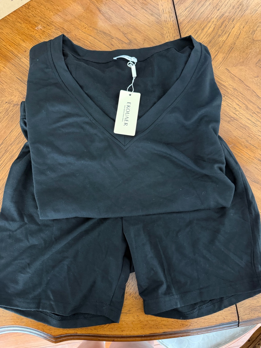 Ekouaer V-Neck Top & Short Set | Black | Large